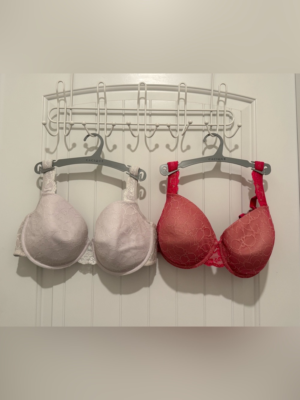 Set of 2 Fredrick’s of Hollywood 38DD Lace Underwire Bras - White and Pink - Picture 2 of 4